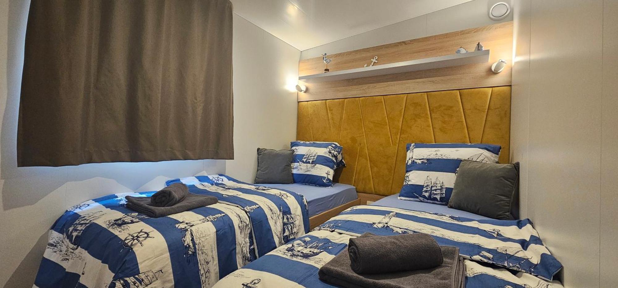 250 Mobile Home Selce Luaran gambar